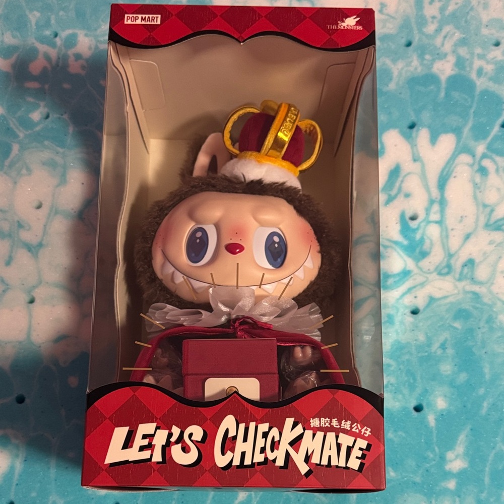 NEW - Pop Mart Labubu King Let's Checkmate with ring box
